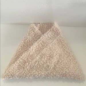 Scarf Off White Blush Cozy Warm Versatile Soft Excellent WORN ONCE